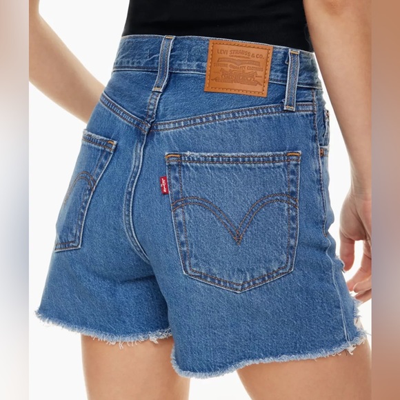 NWT Levi's Ribcage Super high-rise denim shorts - Picture 2 of 5